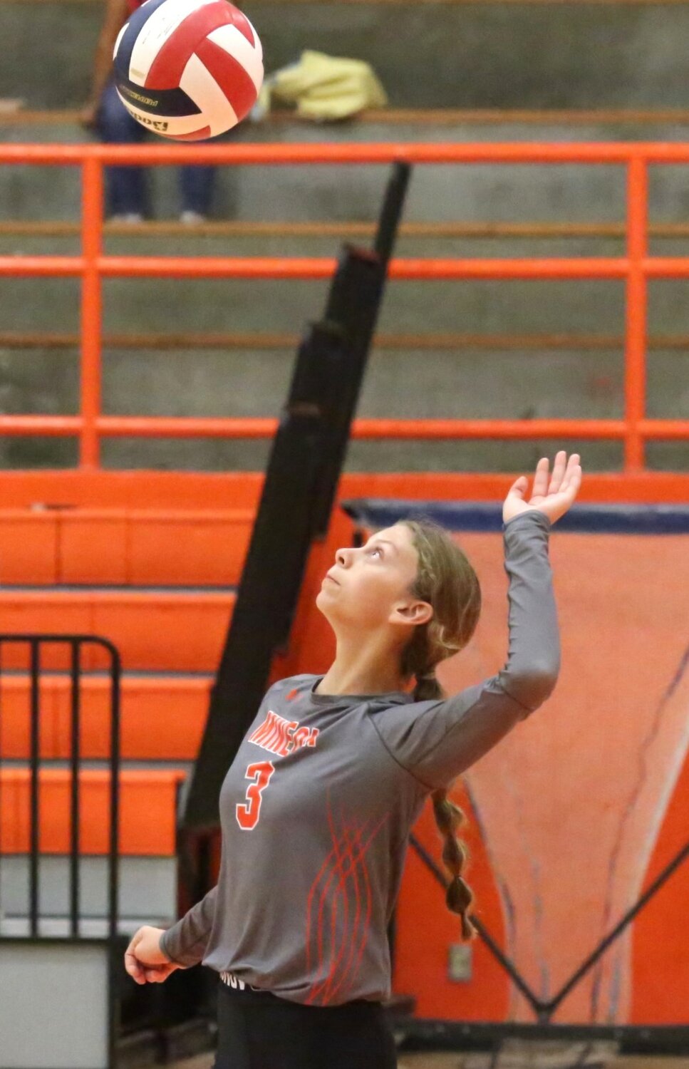 Caroline Castleberry’s six service aces played a big role in dispatching the Grapeland Sandiettes in straight sets last Tuesday.